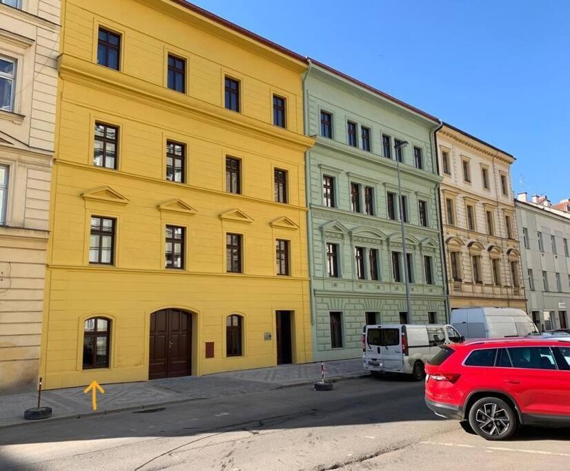 Apartamento V Prizemi S Kuchyni A Koupelnou Praga