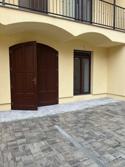 V Prizemi S Kuchyni A Koupelnou Apartamento *