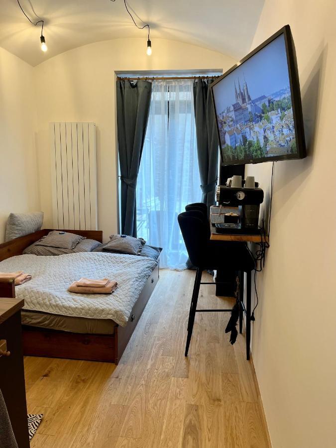 Apartamento V Prizemi S Kuchyni A Koupelnou *